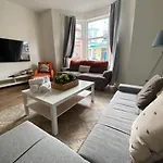 Blackpool Abode - Vance Road Star House