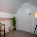 Cavendish Cat And Gaming House