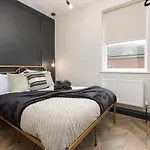 Stoneholme Short Stay - Clare Street Apartments