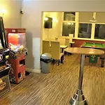 Myroomz Hollingdales Hotel