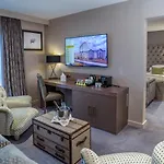 Boulevard Hotel