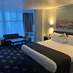 Shores Holiday Apartments