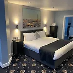 Shores Holiday Apartments