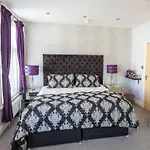 The Kenley Hotel