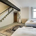 The Sandringham Court Hotel & Apartment-All Groups Welcome