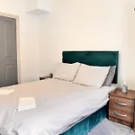 Spacious One Bedroom Apartment Next To Winter Gardens With Free On-Site Parking, Blackpool
