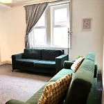 Spacious One Bedroom Apartment Next To Winter Gardens With Free On-Site Parking, Blackpool