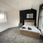 Spacious 6-Bedroom Home In Bedes, Blackpool