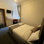 Alumhurst Hotel