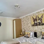 The Libra - Adults Only B&B With Carpark