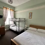 Alondra Hotel
