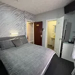 Clifton Private Hotel