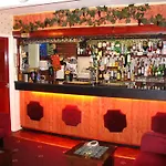 Broadway Hotel