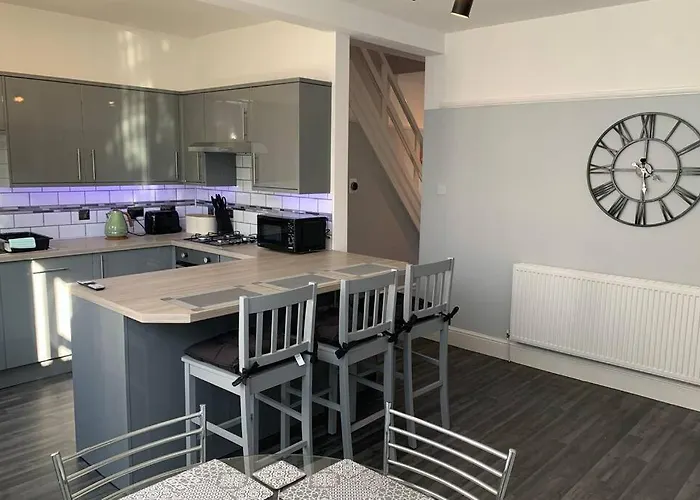 Modern Fully Refurbished 3 Bedroom Home