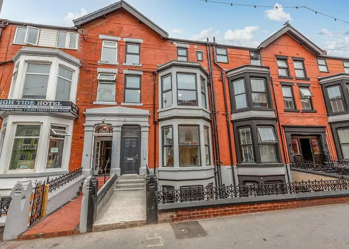 Charles Alexander Short Stay - Charnley House Apartments