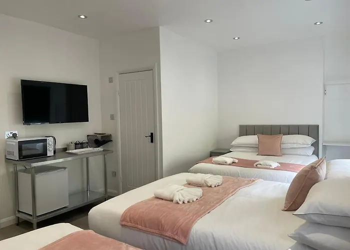 Araan House Hotel -Families And Couples Only