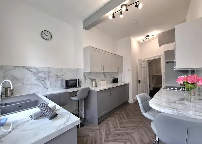 Central Luxury Town House