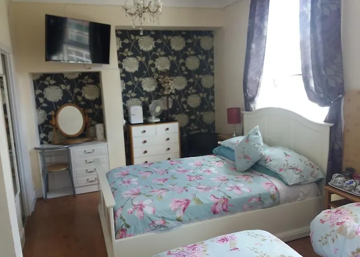 What are the best hotels near Blackpool Pleasure Beach?