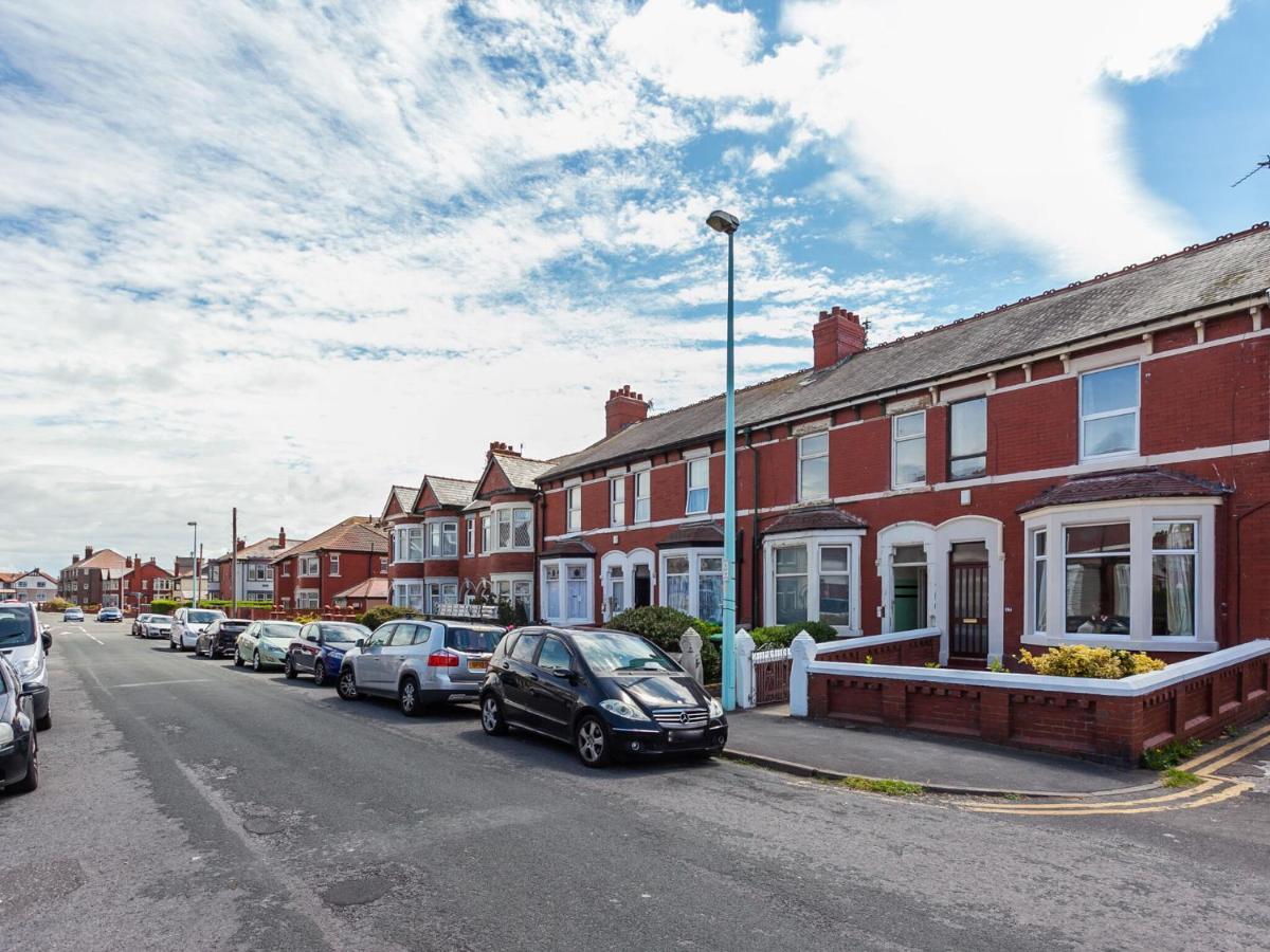 Comfortable In Near Sea Blackpool