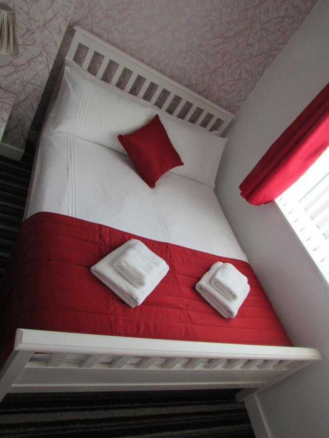 Manor Grove 3*