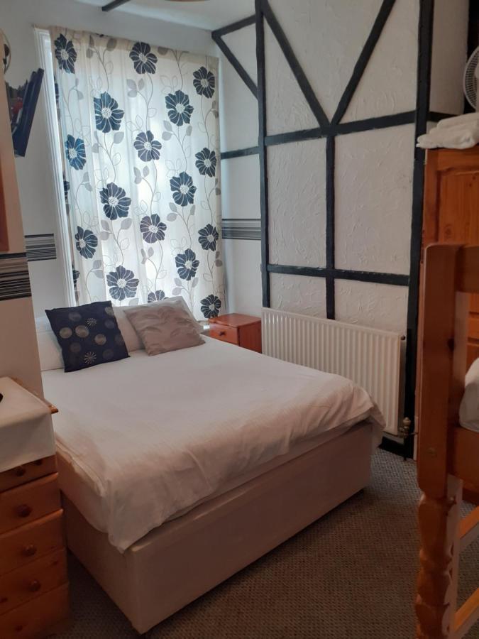 Deneside Guest house Blackpool