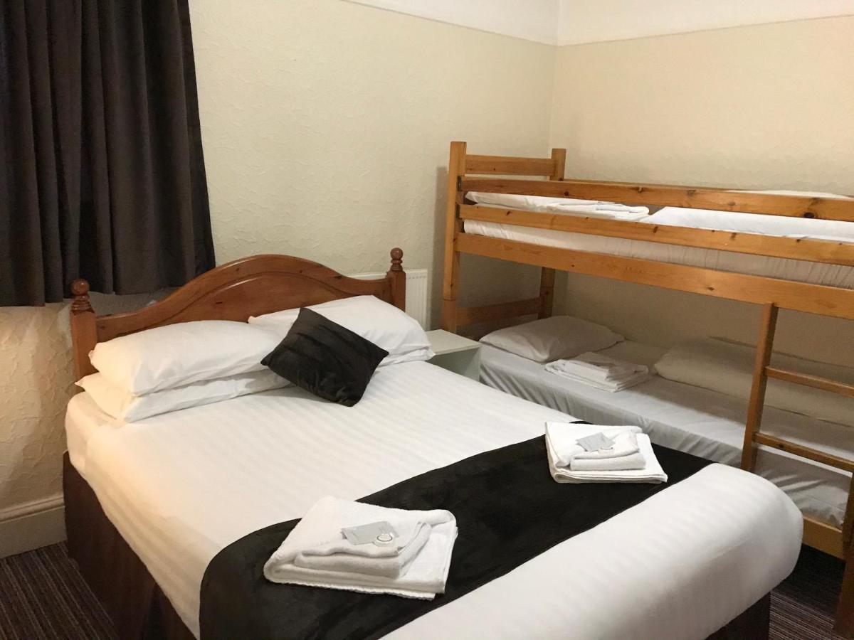 The Feathers Bed & Breakfast 3*
