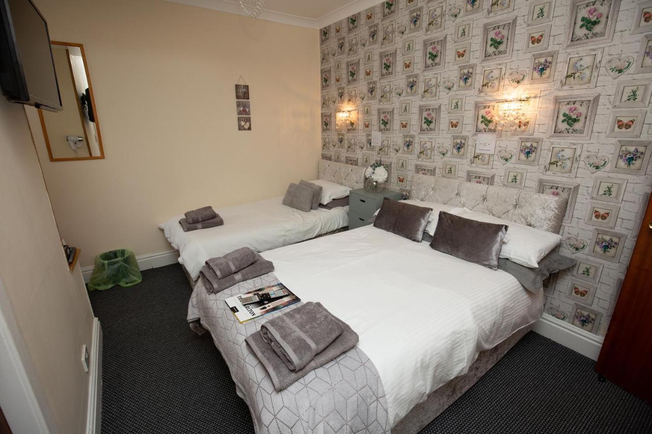 Guest house The Carlton