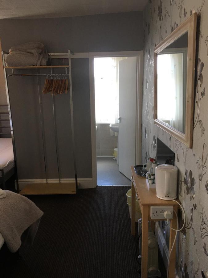 Glenheath Guest house 3*