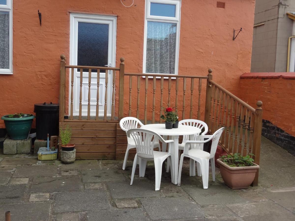 Lindisfarne - Families & Couples Only Blackpool