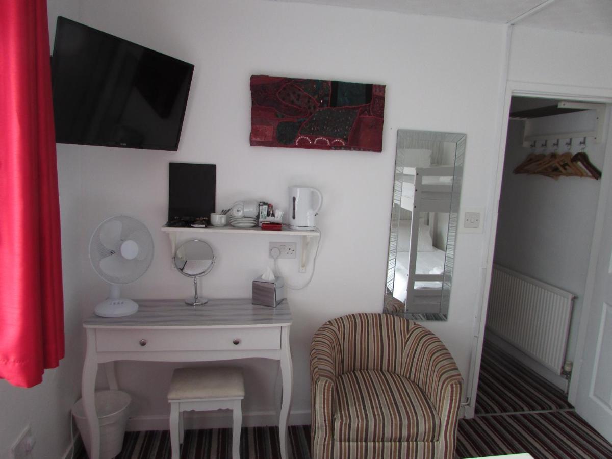 Manor Grove Bed & Breakfast 3*
