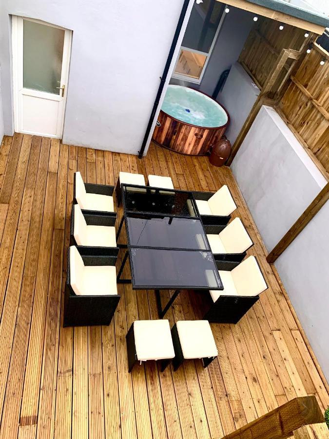 Victory Luxury Hot Tub House Holiday home Blackpool