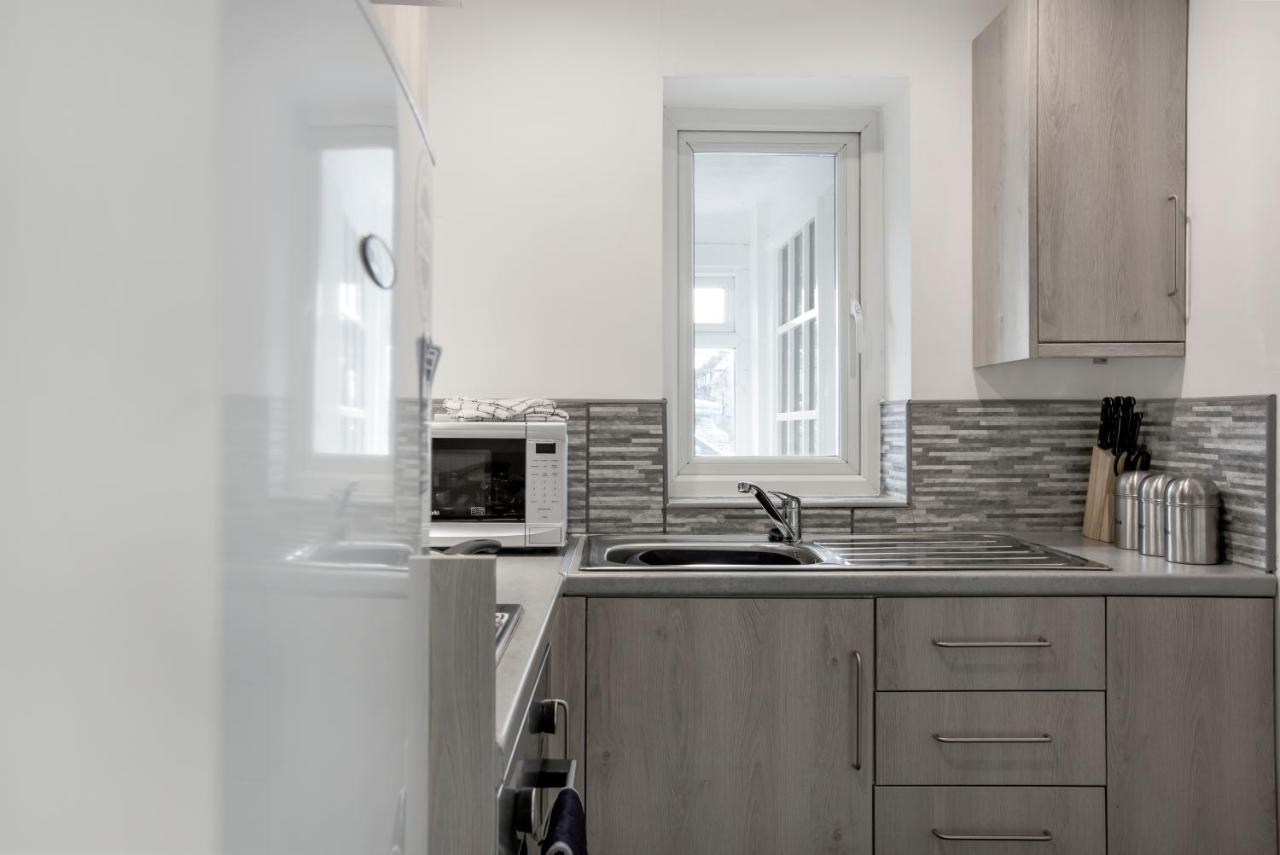 Staycation By Sasco Apartment *