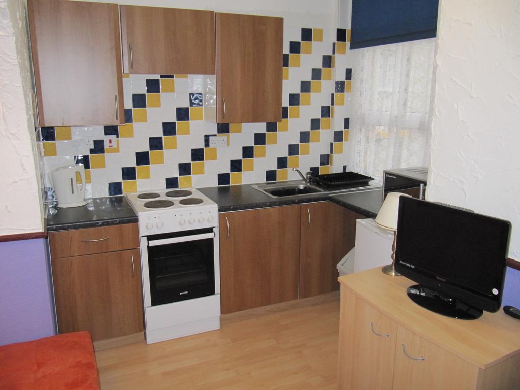 Lindisfarne - Families & Couples Only Apartment