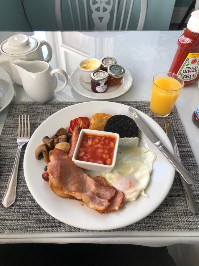 Lee & Chris's Belvedere - Adults Only Guest house Blackpool