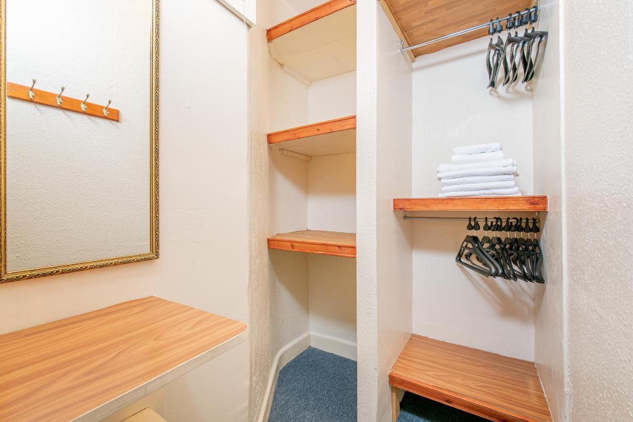Sandpiper Apartment *