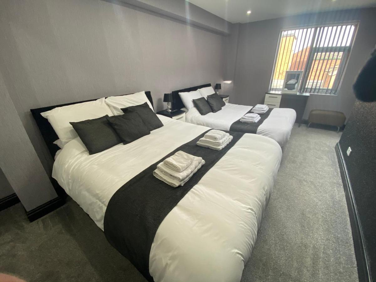 Boutique 2 Bed Grey Sleeps 10 Blackpool