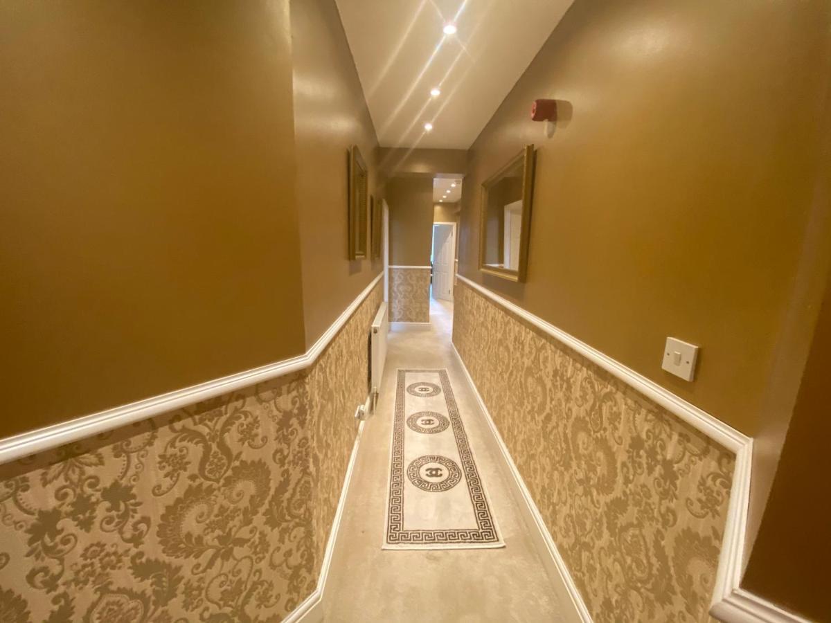 Boutique 2 Bed Gold Sleeps 10