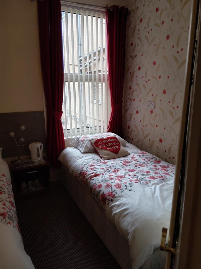 33 3* Blackpool