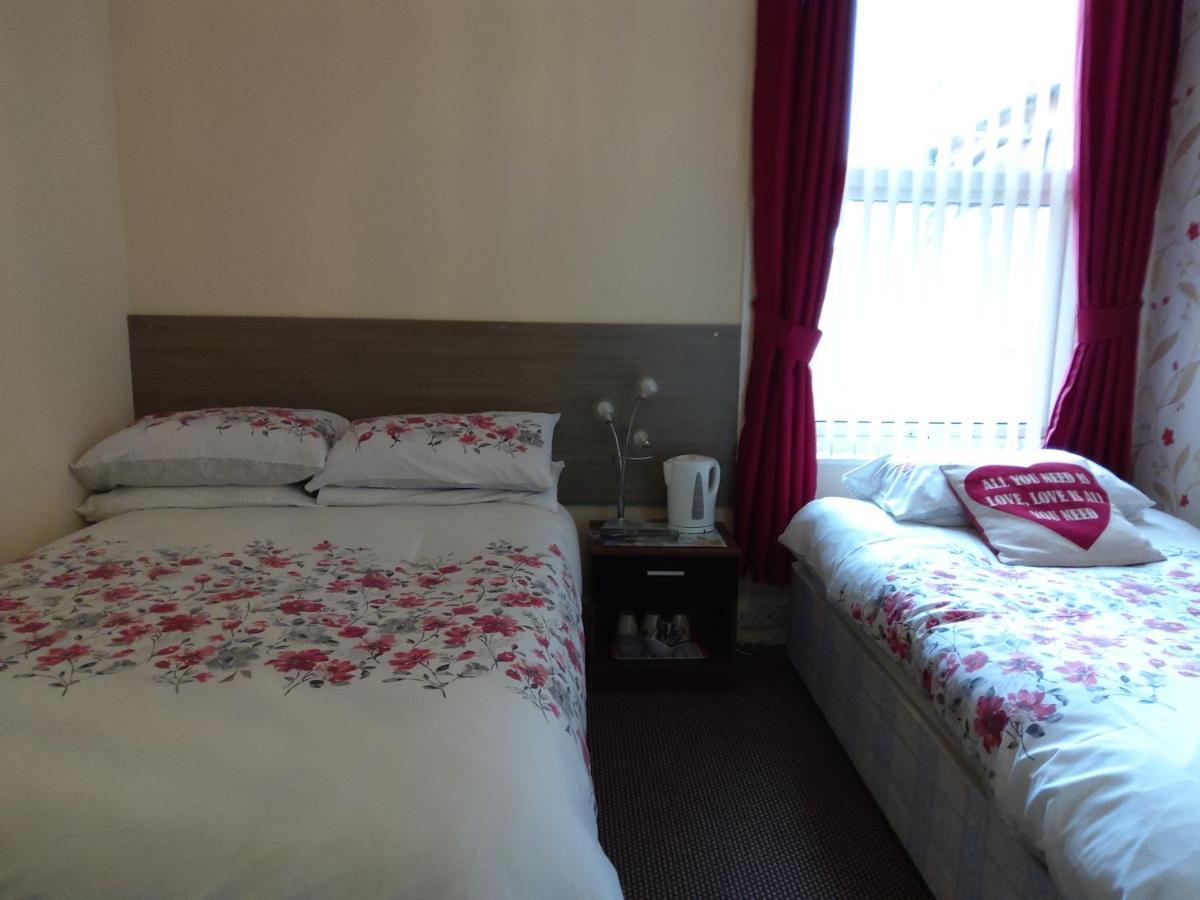33 3* Blackpool