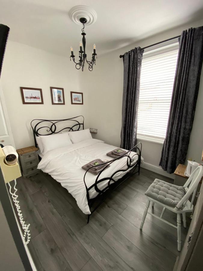 Lee & Chris's Belvedere - Adults Only Guest house Blackpool