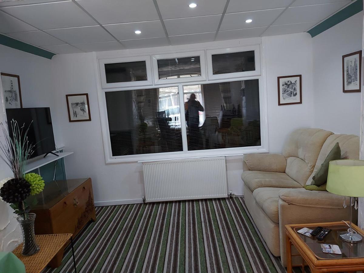Blackpool Lodge Bed & Breakfast 3*