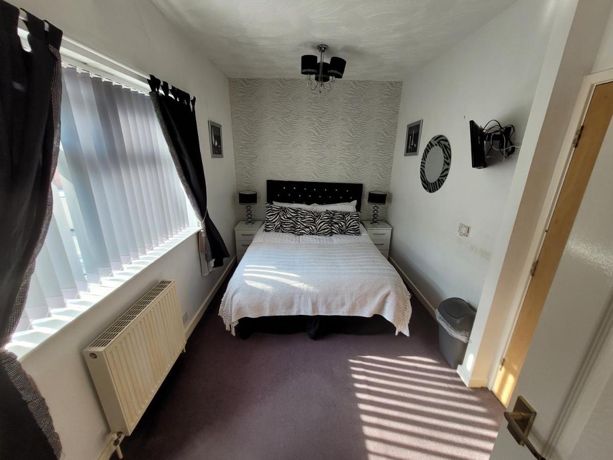 Tamarind Cove & Barrons 4* Blackpool