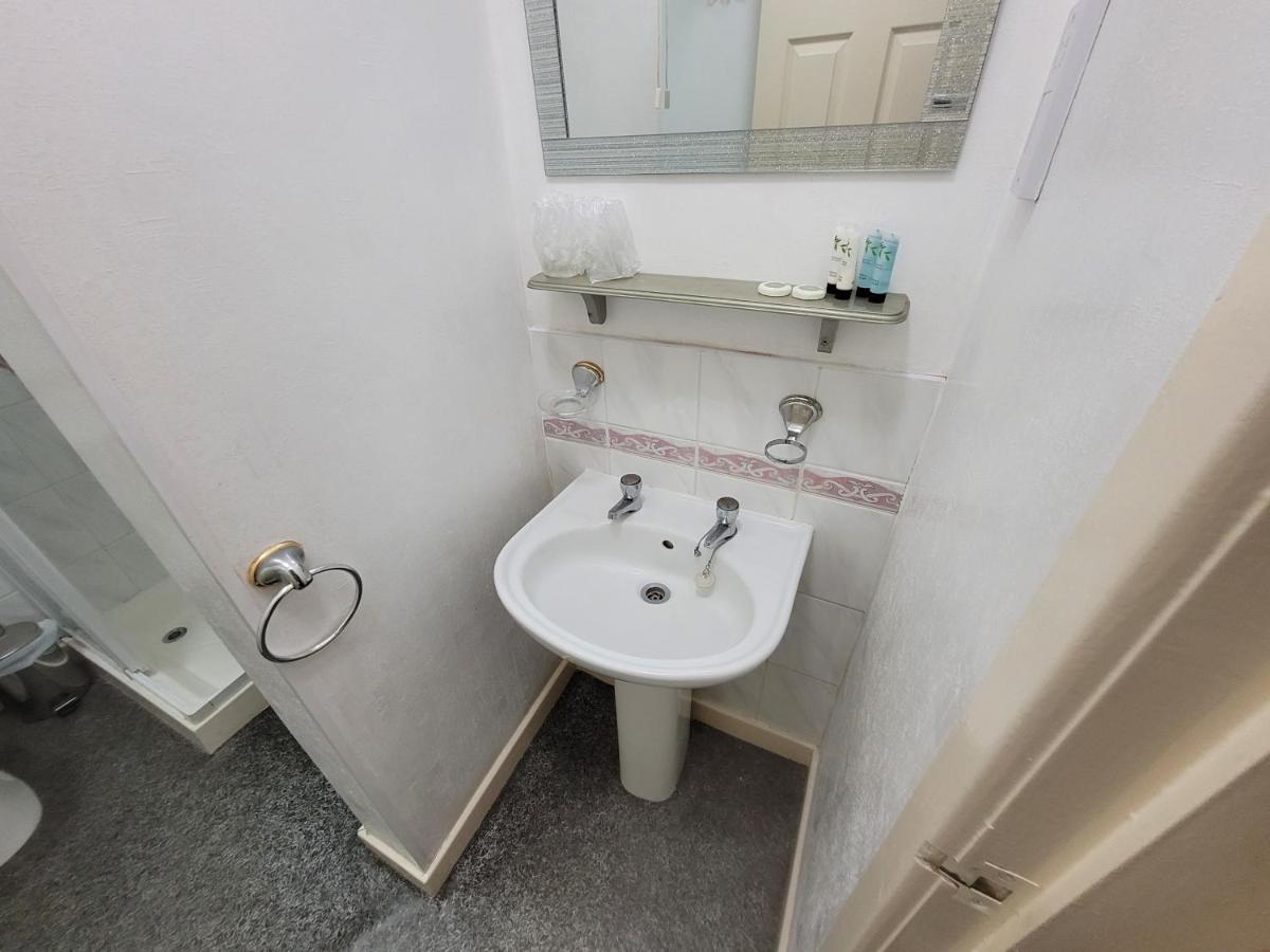 Hotel Tamarind Cove & Barrons Blackpool