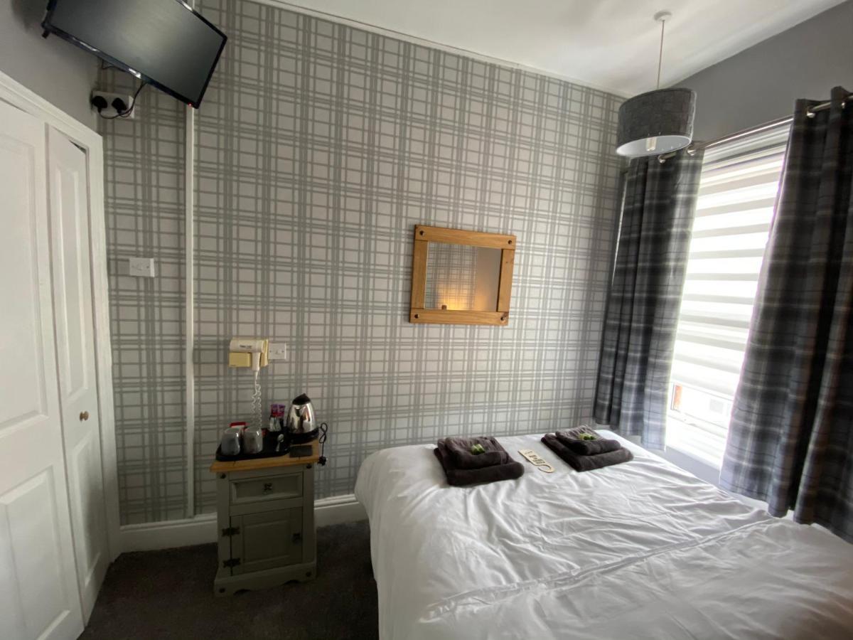 Lee & Chris's Belvedere - Adults Only 3* Blackpool