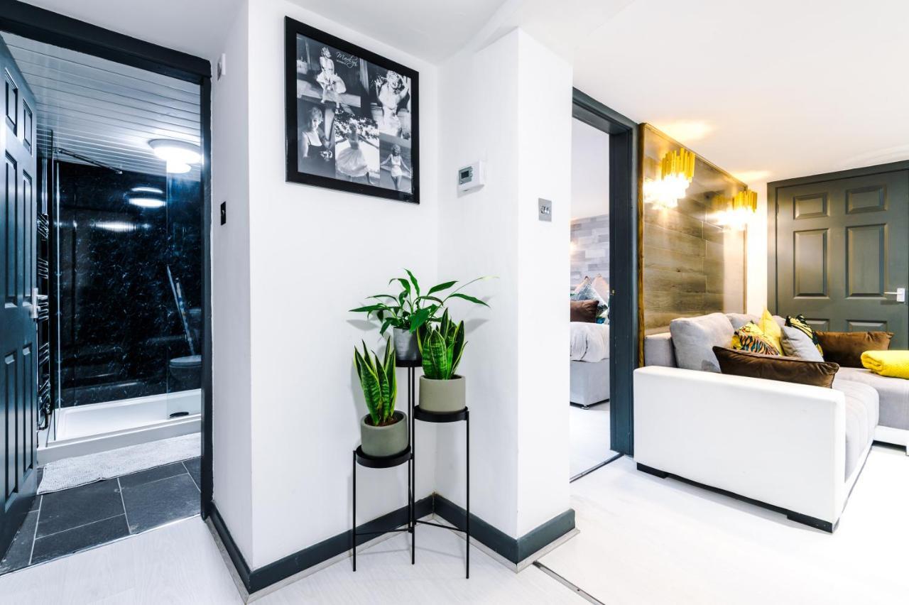 Empire - Dickson Road Apartment