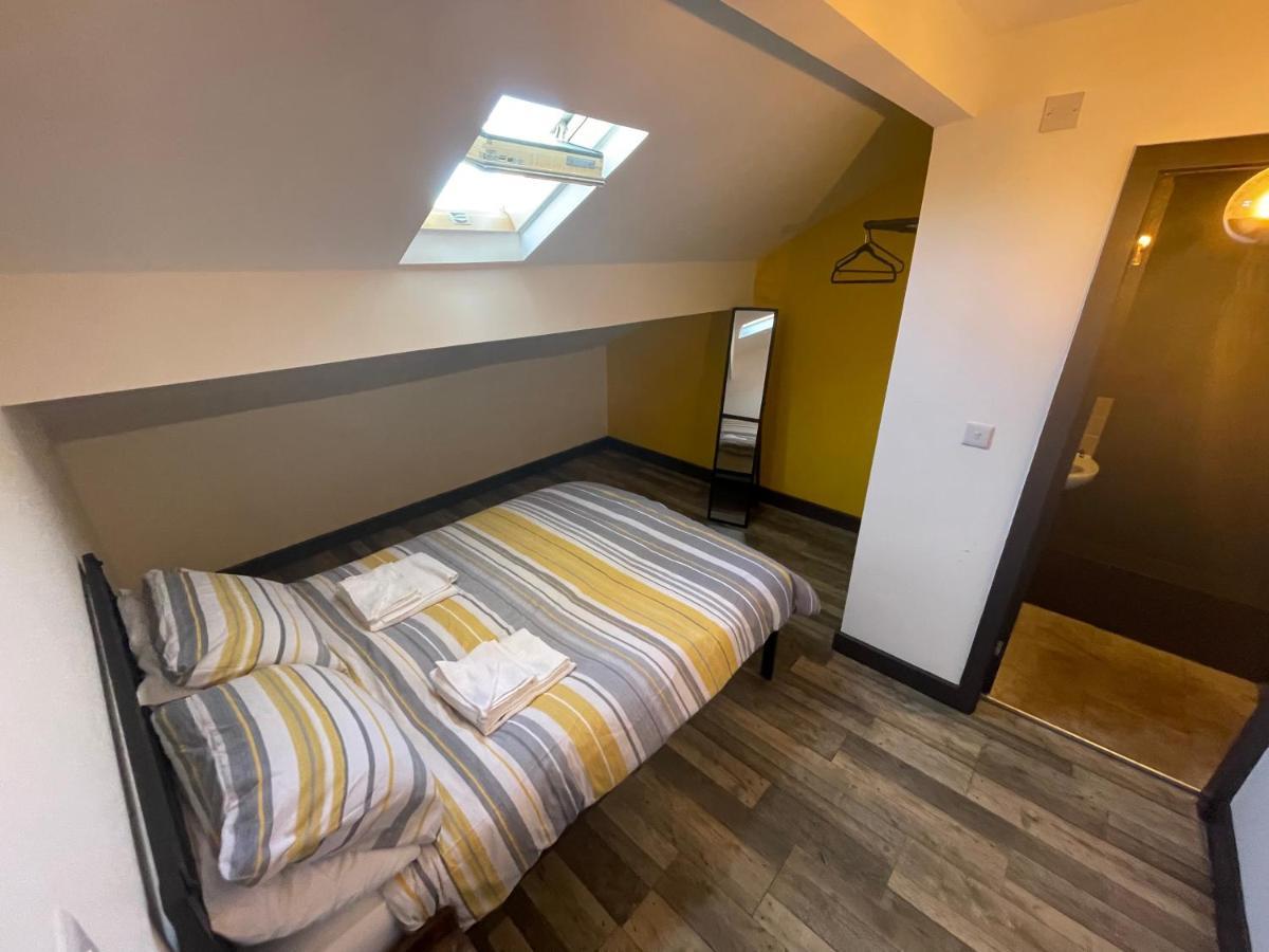 The Willow - Superb Spacious 3 Bed Room Apartment *