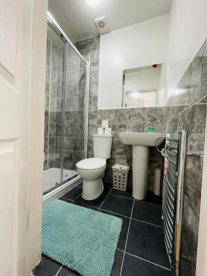 Ariana House Hotel-families And Couples Only * Blackpool
