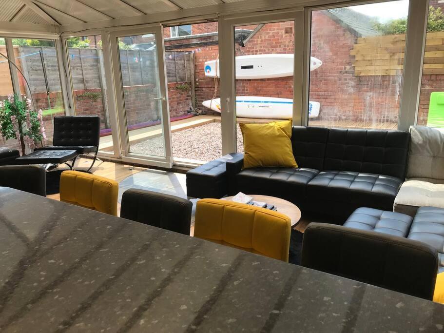 The House South - - Entire Holiday home Blackpool