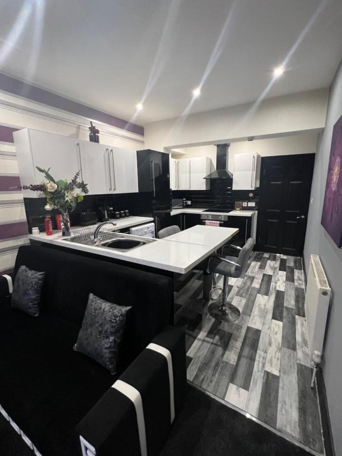 Boutique 2 Bed Grey Sleeps 10 Apartment *