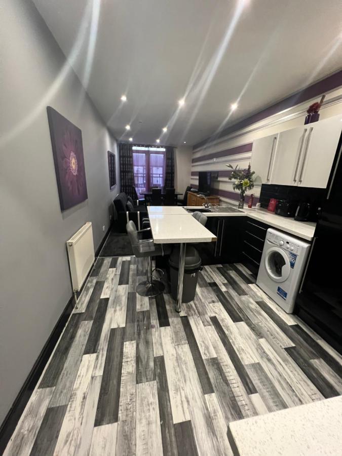 Boutique 2 Bed Grey Sleeps 10 Apartment *